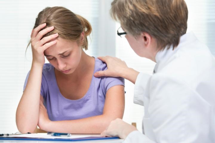 MS’te yorgunluk yaşayan bir kişiyi temsil eden görsel